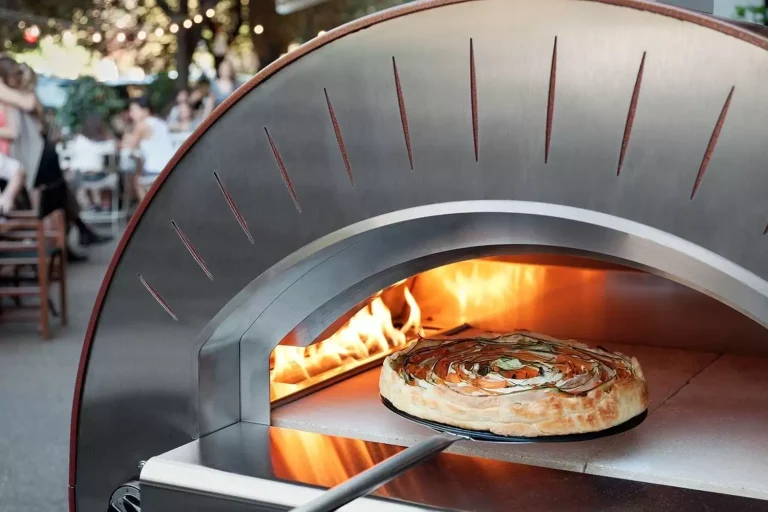 Genieße authentische Pizzen mit einem Outdoor-Pizzaofen